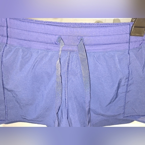 Lululemon Hotty Hot Low-Rise Lined Short 2.5, Blue Size 12 - Picture 2 of 7
